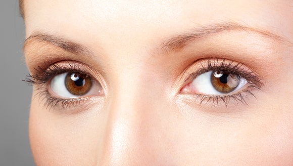 close-up-of-natural-female-eye-2021-09-03-15-23-25-utc